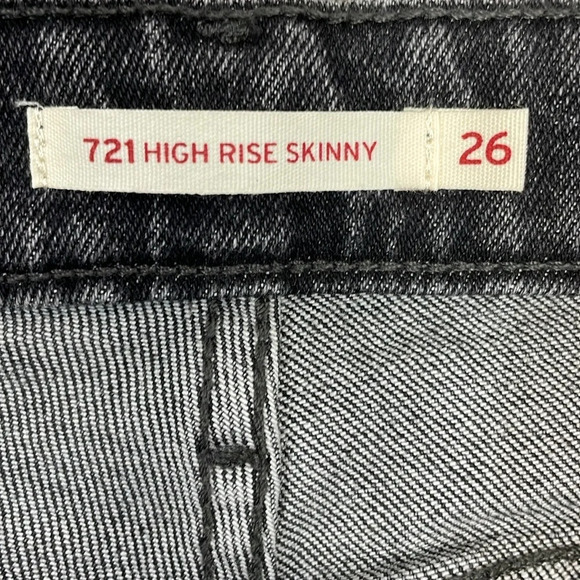 NWOT Levi’s 721 High Rise Skinny Black Wash Denim Jeans Distressed 26 - Picture 11 of 15